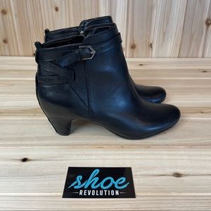 SAM EDELMAN Black Leather Maddox Ankle Booties